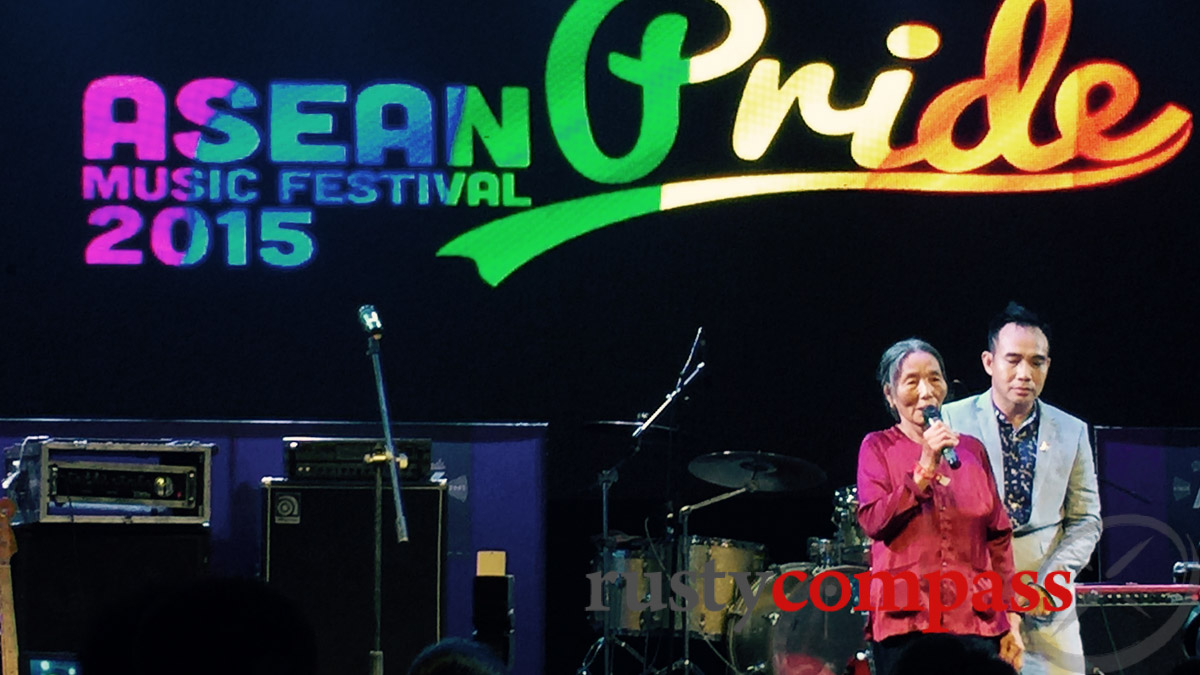 An elderly lady speaks from personal experience of the importance of acceptance. Pride Hanoi 2015